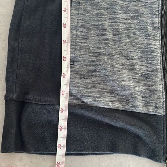 COLUMBIA women’s gray and black full zip track gym jacket two pockets size M - Picture 10 of 13